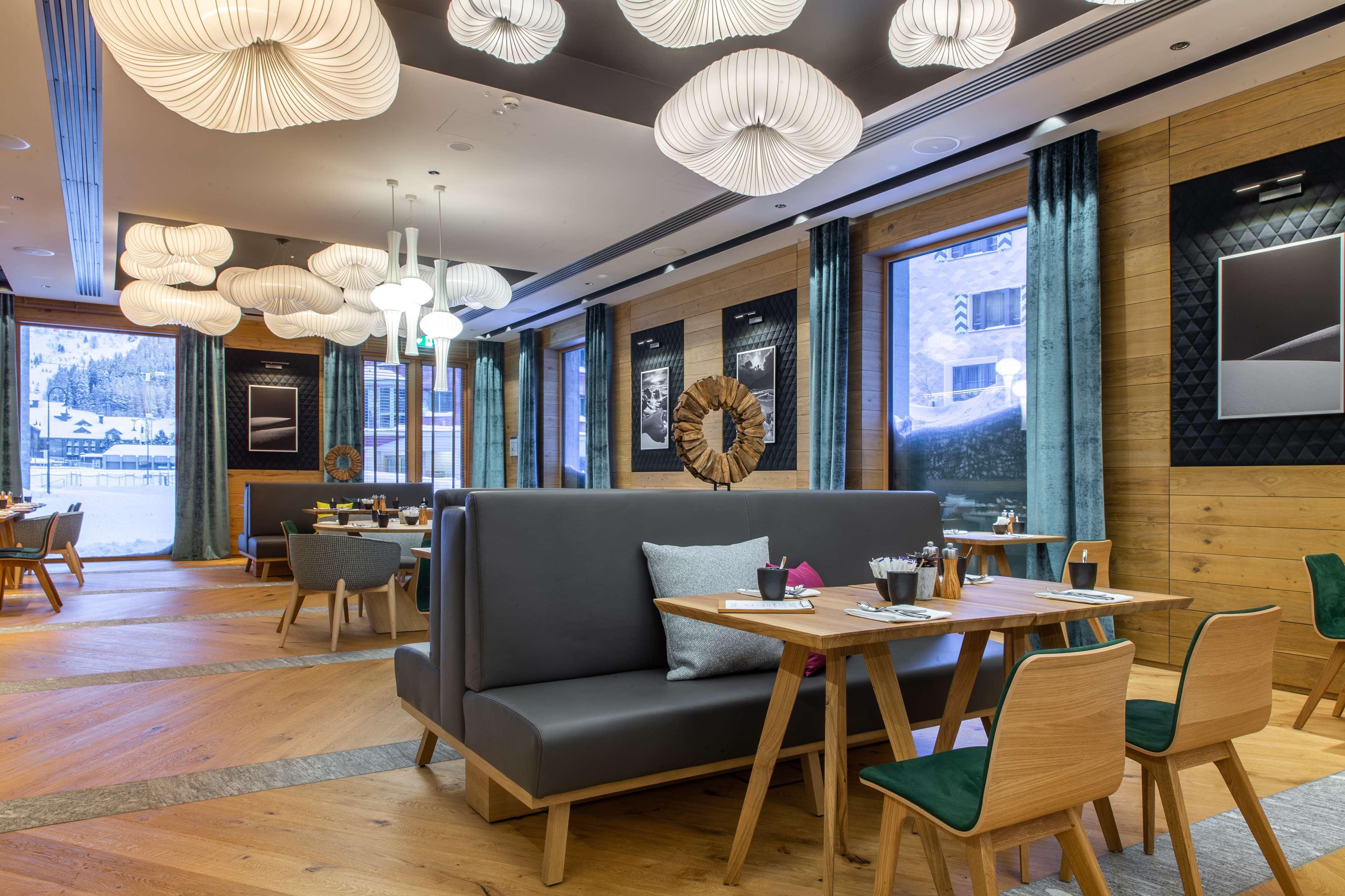 Hotel Radisson Blu Reussen, 4*